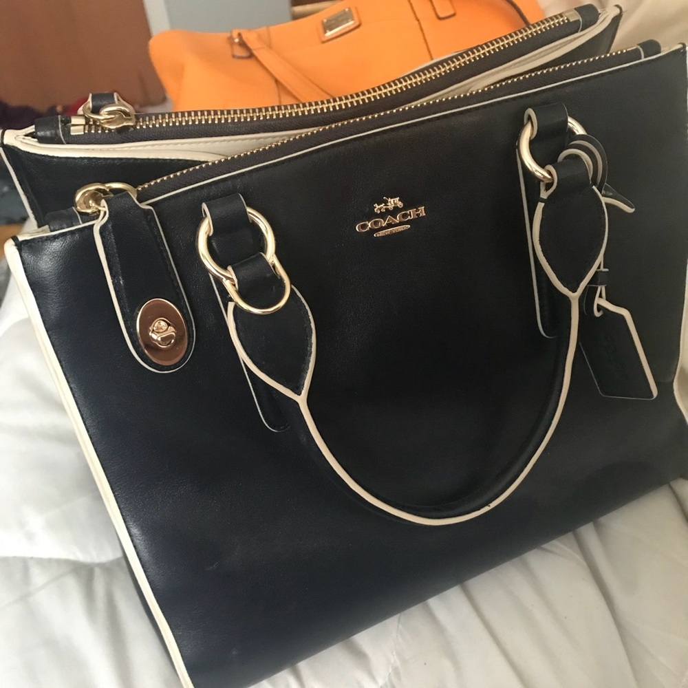 Navy/cream Coach purse